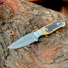 Handmade stainless steel Damascus hunting skinner knife with stag horn