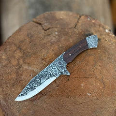 Hand Engraved high quality D2 steel Hunting Knife high sharpness